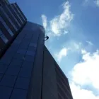 La imagen 1 de la Empresa CORPORACIÓN 10313 C.A. Servicio Integral de Limpieza y Mantenimiento de Fachadas en Caracas M