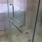 La imagen 28 de la Empresa VIDRIOS FENICIA, C.A. Vitrinas de Vidrio en Caracas M