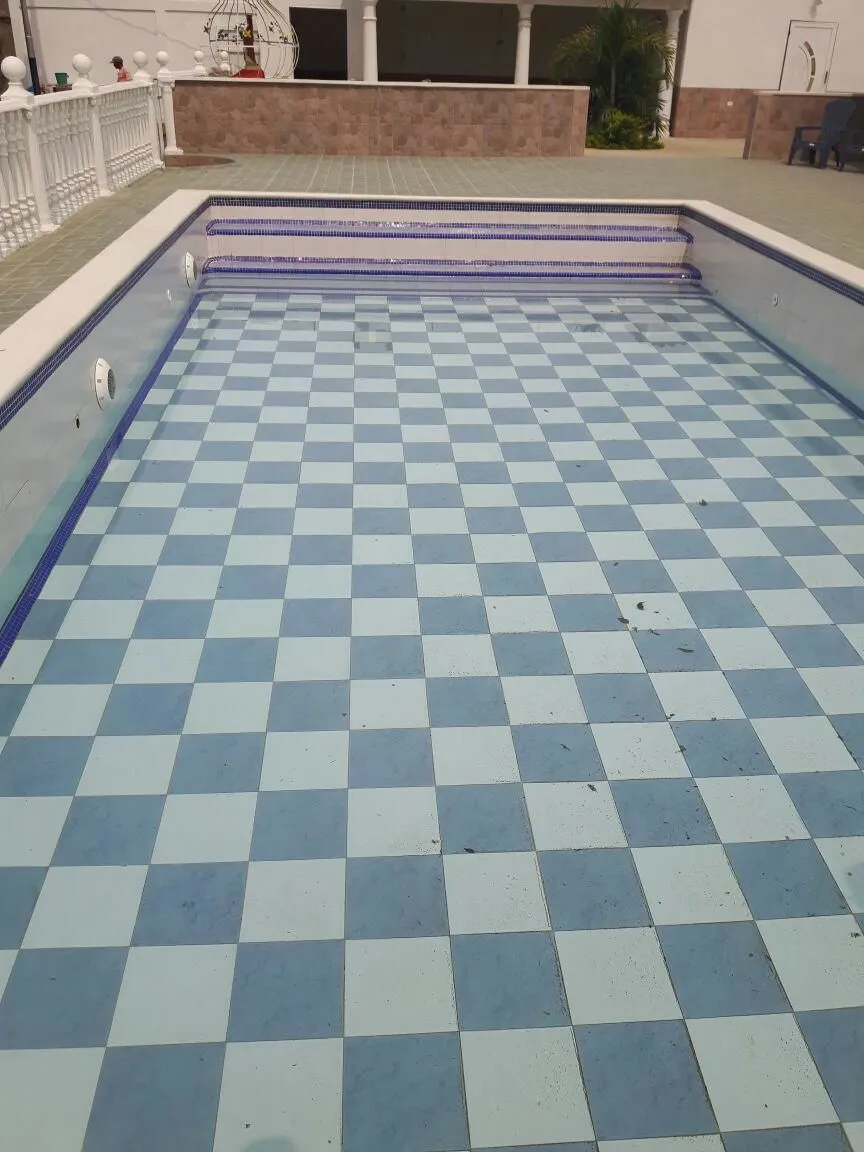 La imagen 1 de la Empresa PISCINAS Y CONSTRUCCIONES EV