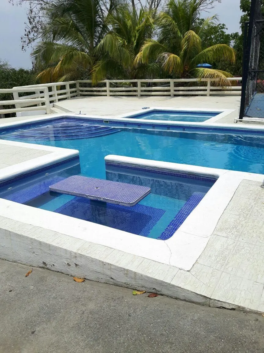 La imagen 2 de la Empresa PISCINAS Y CONSTRUCCIONES EV